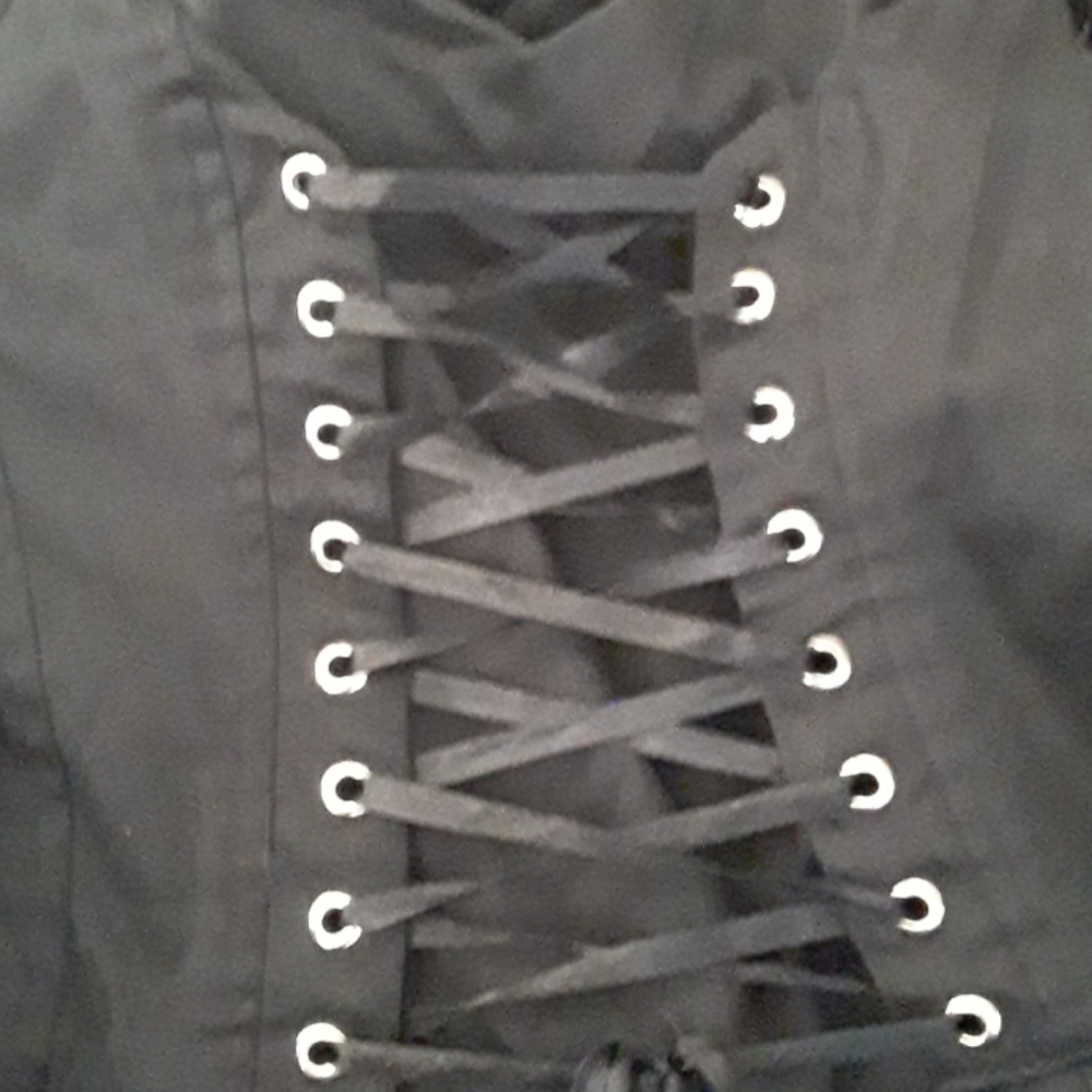 Hearts and Rose's gothic halter corset dress. - Picture 6 of 6